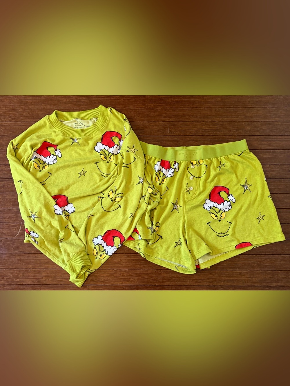 American Eagle Grinch plush pajama set with a long-sleeve top and Shorts Sz L